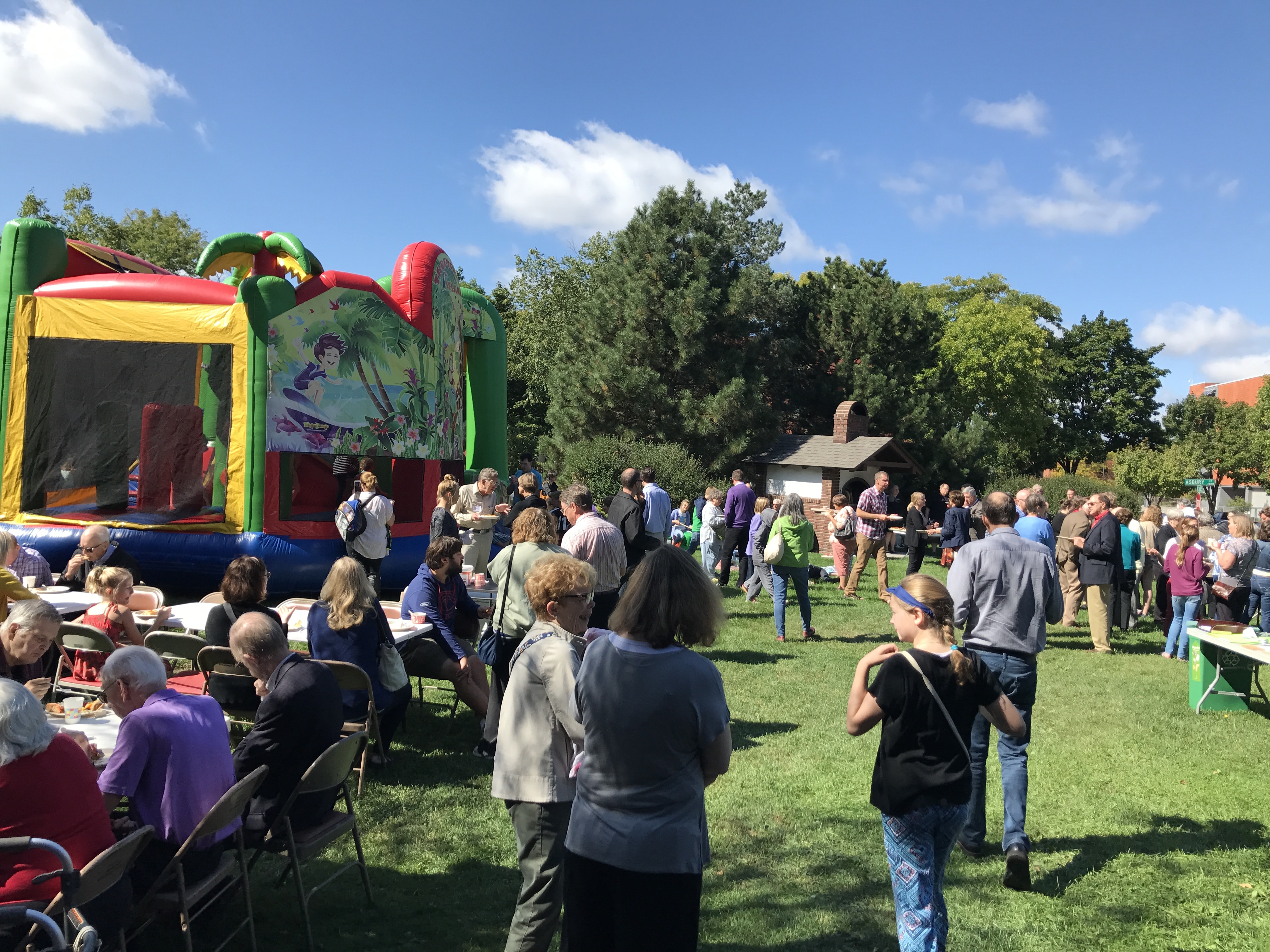 Bread oven party at Hamline United Methodist Church in St. Paul, Minnesota. Courtesy of Betsey Hodson, Director of Communications at Hamline United Methodist Church. 