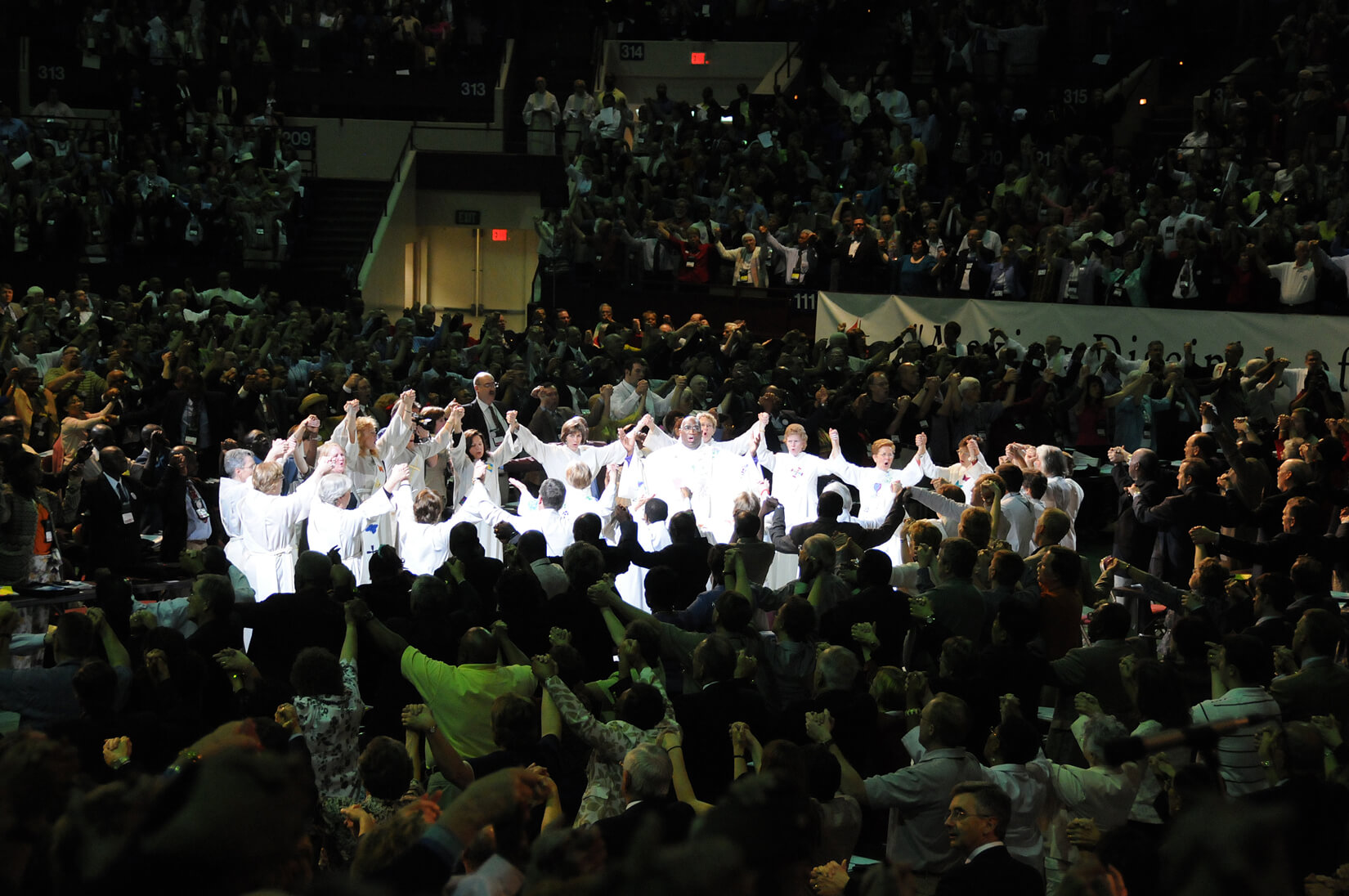 United Methodists gather for opening worship at the 2008 United Methodist General Conference, Fort Worth, Texas. A UMNS photo by John C. Goodwin. 